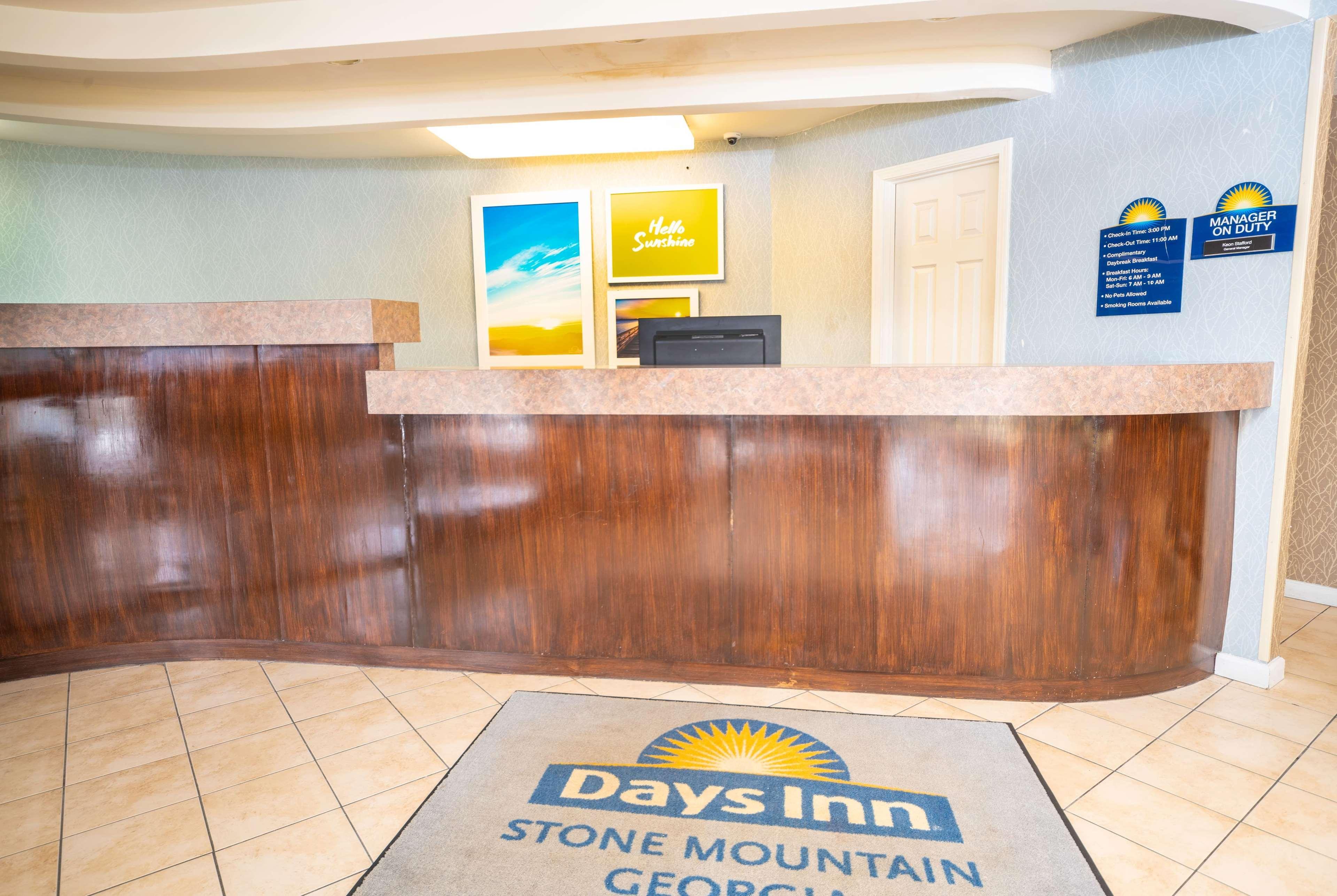 Days Inn By Wyndham Atlanta Стон Маунтин Экстерьер фото